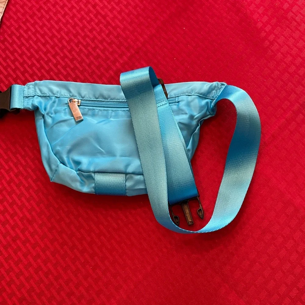 Turquoise Fanny Pack/Crossbody Bag - Picture 9 of 10